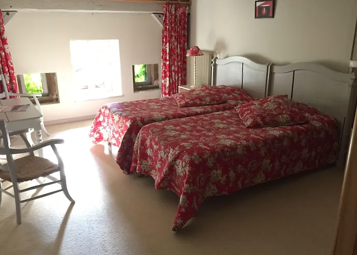 Отель De La Cholotte Les Rouges-Eaux